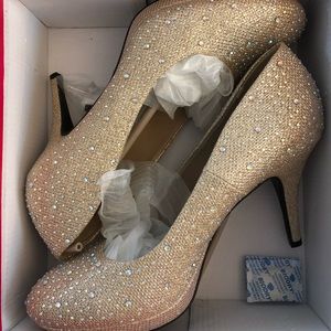 Champagne woman’s size 9 1/2 heels